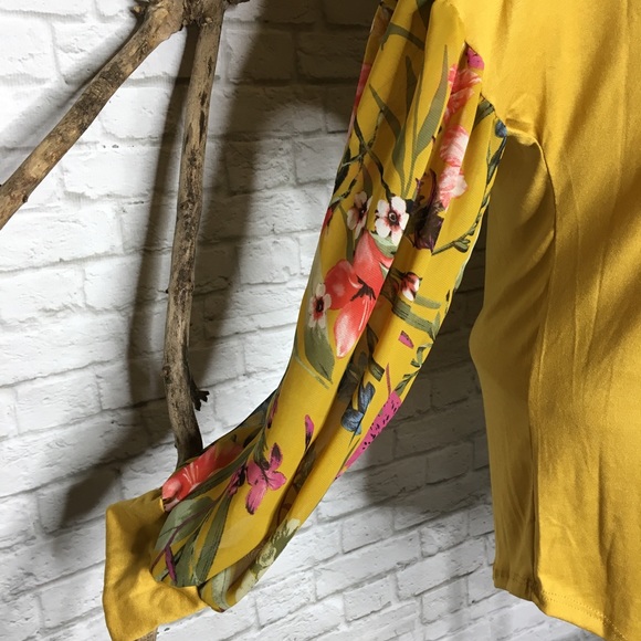 PLUS - Veveret Top Floral LS Mustard - Picture 3 of 9
